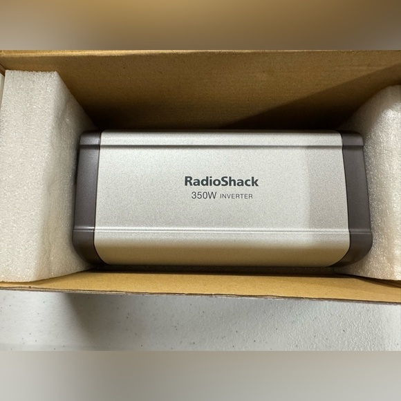 Radio Shack 350 Watt DC to AC Power Inverter Equips your vehicle w/ 2 AC Outlets - Picture 2 of 8